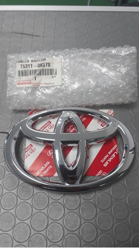 Emblema Rejilla Delantera Radiador Para Fortuner Y Kavak 