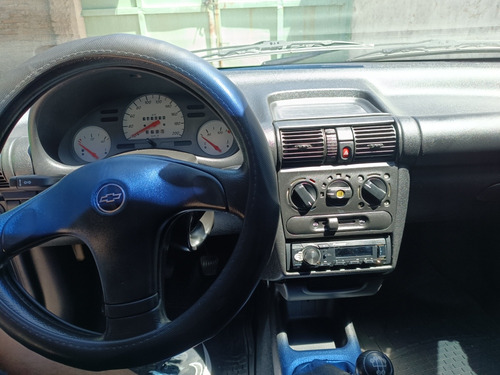Chevrolet Corsa 1.6 Wind