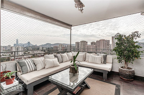 Imagen 2 de 15 de Departamento En Venta De 3 Dorm + Escritorio En Las Cond