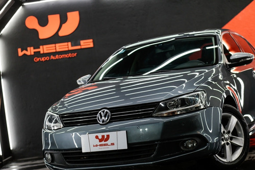 Volkswagen Vento LUXURY 2.5
