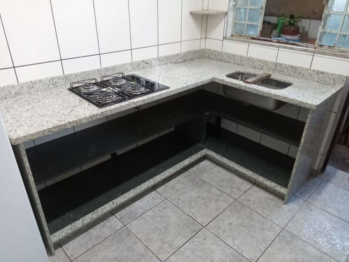 Instalação De Bancadas Em Mármores E Granitos