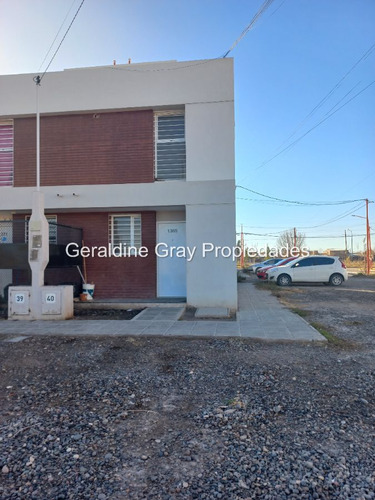 Dúplex En Venta De 2 Dormitorios En General Fernández Oro