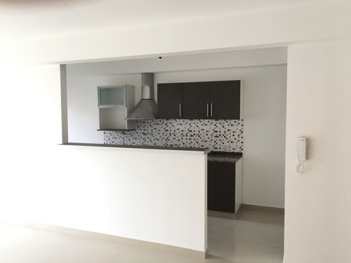 Imagen 2 de 13 de Departamento En Venta En Castelar Sur
