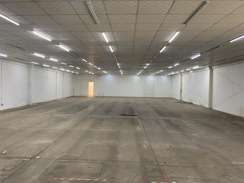 Arriendo Gran Local De 493m2 En San Joaquín