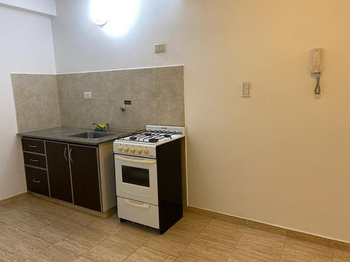 Imagen 8 de 10 de Monoambiente Venta 1 Baño 39 Mts 2 Totales - La Plata