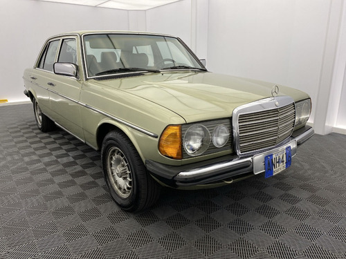 Mercedes Benz 230 E