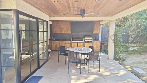 Casa Remodelada En Condominio Muy Tranquilo