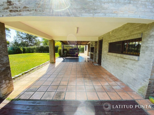 Imagen 20 de 28 de Casa De 4 Dormitorios Y Parrillero - Punta Del Este Jardines De Cordoba