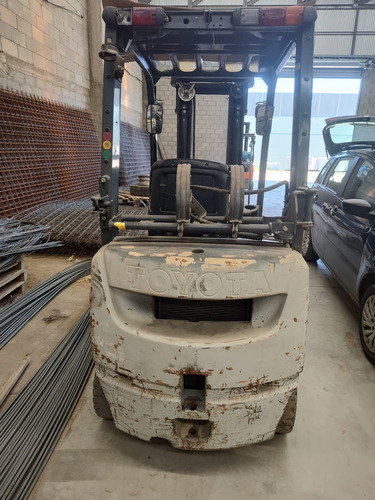Autoelevador Toyota 1800kg