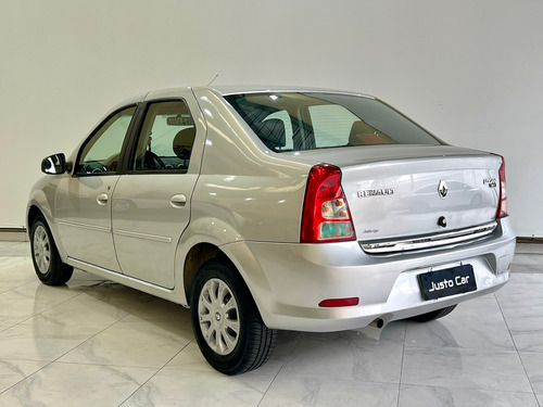 Renault Logan Logan Expression 1.0 16V (flex)