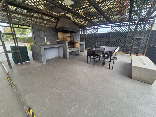 Amplio Depto En Arriendo 3d/2b Con Vista Despejada