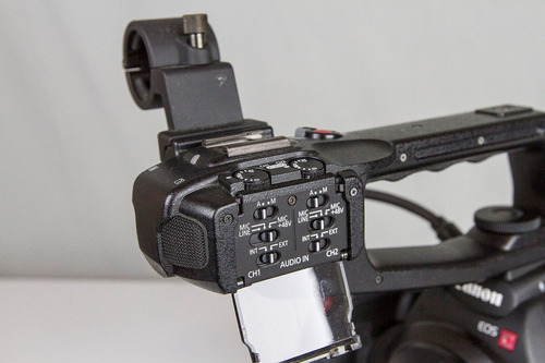 Canon Eos C100 Mark Ii + 4 Baterias+case Rígido+sdxc 64gb