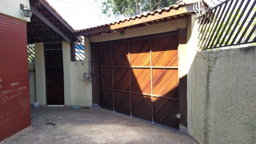 Sobrado De 3 Dormits, 3 Banheiros, Sala De Estar E Jantar