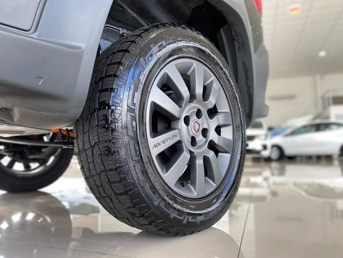 Fiat Strada 2018 1.8 16v Adventure Ce Flex 2p