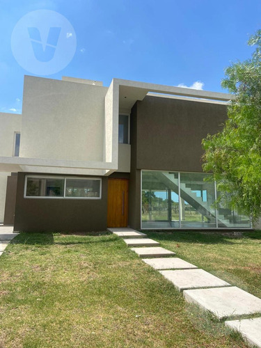 Casa En Venta - Barrio Santa Juana, Canning