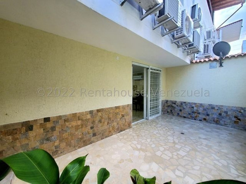 Imagen 26 de 30 de A Estrenar! Lujoso Townhouse Amoblado Resd. Cantarrana Suites Maracay 23-8741 Ejc 04243439046