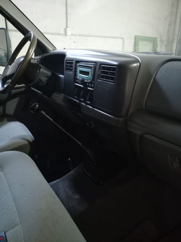 Imagen 2 de 9 de Ford F4000