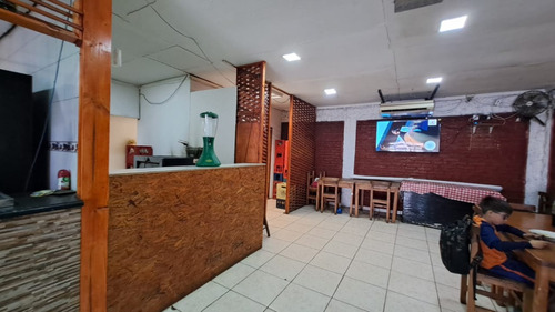 Local Comercial, Como Restaurante Con Patente Diurna