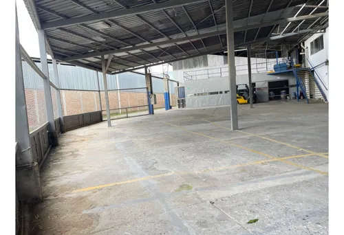 Bodega En Arriendo El Caimo
