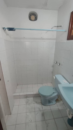 Casa En Trigal Sur, Valencia, De 2 Niveles, Para Remodelar. Gg.p