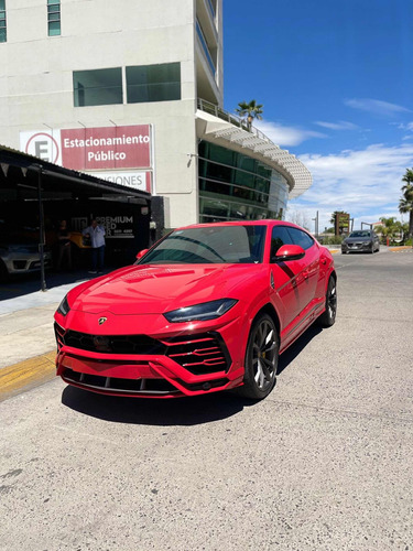 Lamborghini Urus .