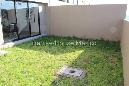 Lomas De Juriquilla Se Renta Casa Con 3 Recamaras Y Cuarto De Servicio Qh-3517/1191