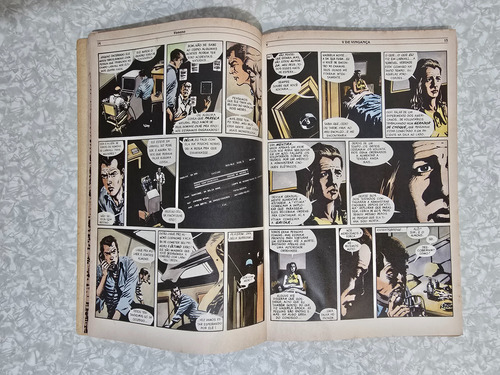 V De Vingança De Alan Moore Encadernado Ed. Globo Hq (Usado)