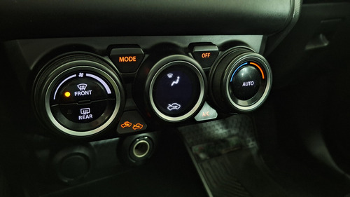 Suzuki Swift 1.2 GLX BTONE