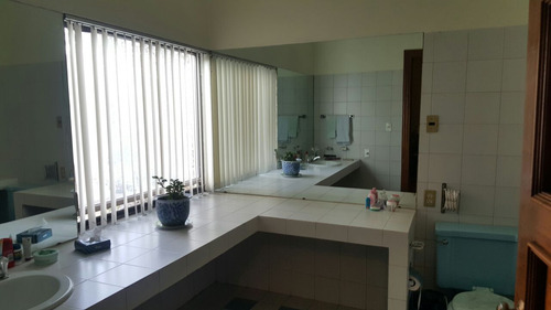 Casa En Venta En Las Lomas De Chapultepec (371082)