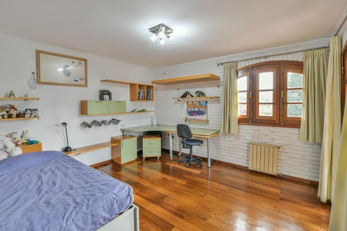 Imagen 28 de 30 de Venta Imponente Casa De 4 Dormitorios Enorme Jardin - Rosario, Santa Fe.