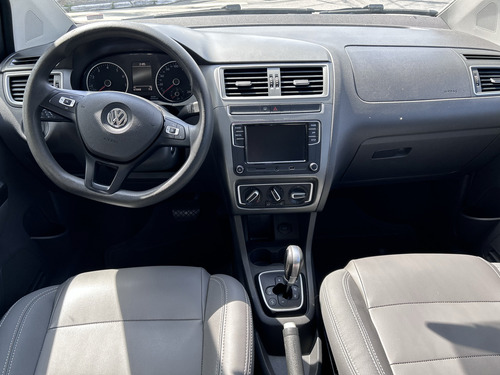 Volkswagen Fox 1.6 MSI TOTAL FLEX CONNECT 4P I-MOTION
