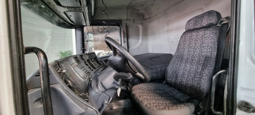 Imagem 9 de 11 de Scania P94 310 4x2 2007