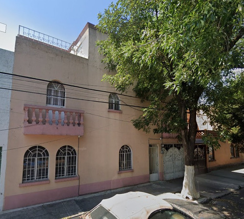 Excelente Oportunidad, Casa En La Col. Portales, Rescate Bancario. (a4)