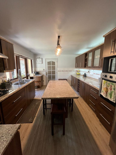Oportunidad Única: Casa Semi-amoblada En Lomas De San Seba