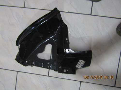 Base De Stop Derecho  Nissan Tiida 2011