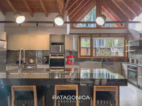 Venta- Unica E Impactante, Casa 5 Amb, Costa De Lago C/amenities, Villa La Angostura