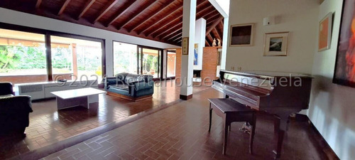 Fina Barro Vende Casa En Cerro Verde 23-22343 Yf