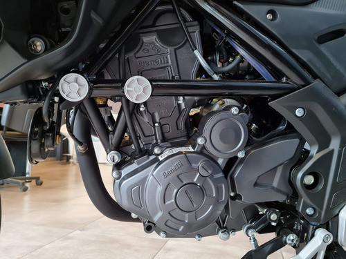 Imagen 9 de 25 de Benelli Trk 251 - No Voge, No Royal Enfield!