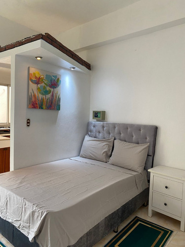 Alquiler Apartamento Estudio Con Balcón, Zona Colonial, Santo Domingo