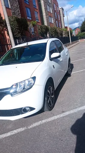 Renault Logan 1.6 Privilege / Intens