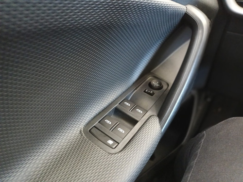 Imagen 13 de 23 de Chevrolet Tracker Ltz Mr