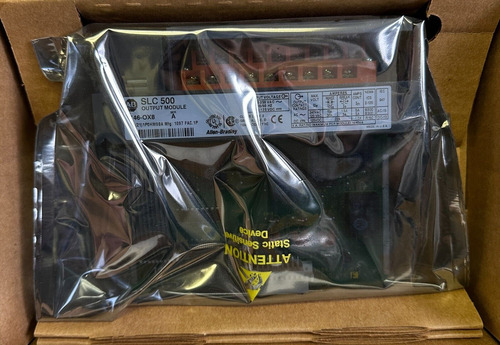New Allen Bradley 1746-ox8 /a Slc 500 8-pt Relay Output Bbz