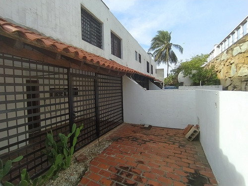 Imagen 11 de 14 de Town House Remodelado Con Hermosa Vista Al Mar