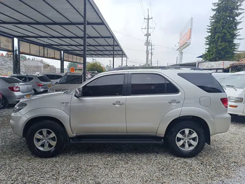 Toyota Fortuner 4.0 Sr5