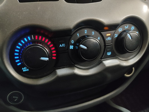 Imagen 14 de 15 de Ford Ranger Xlt 4x2 Mt Cd 2015