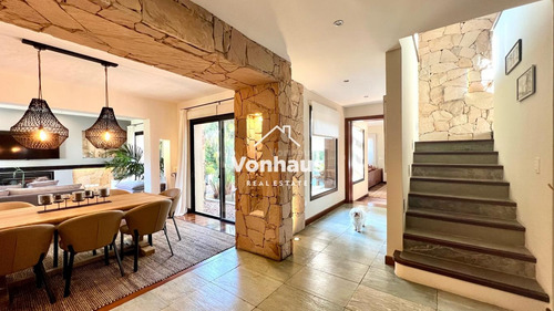 Casa En Venta En Barrio Privado Carmel