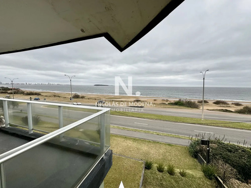 Frente Al Mar Apartamento En Venta De 2 Dormitorios En Mansa Con Parrillero Propio