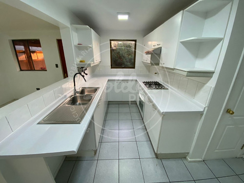 Casa 5 Dormitorios Condominio Jardines De La Viña La Florida