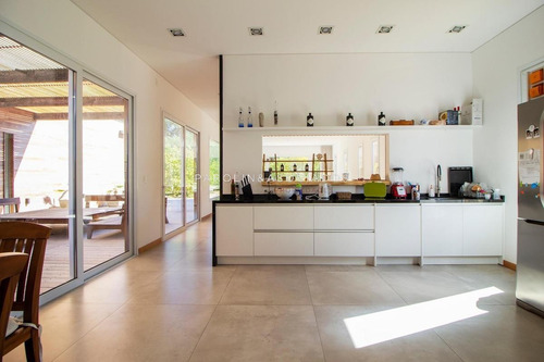 Casa De 4 Dormitorios En Laguna Escondida, Jose Ignacio- Ref: 2649