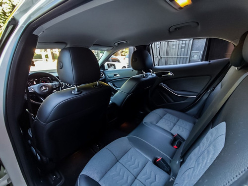 Imagem 11 de 12 de Mercedes-benz Gla 200 1.6 Cgi Style 7g-dct 2018